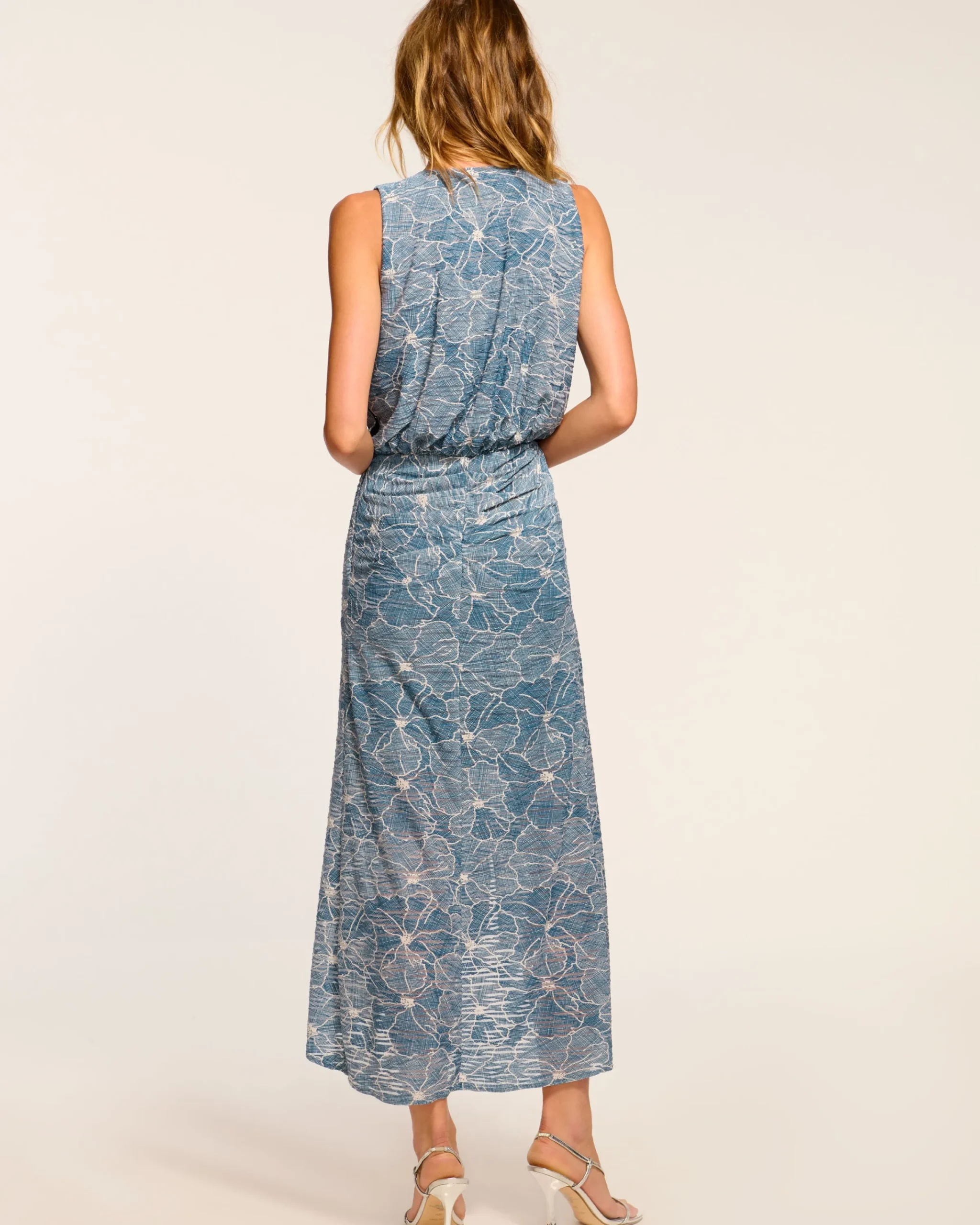 Outlet Yuka V-Neck Midi Dress Dresses